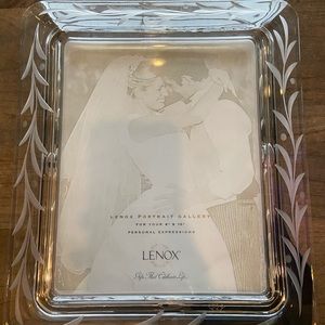 Lenox portrait gallery frame 8 x 10